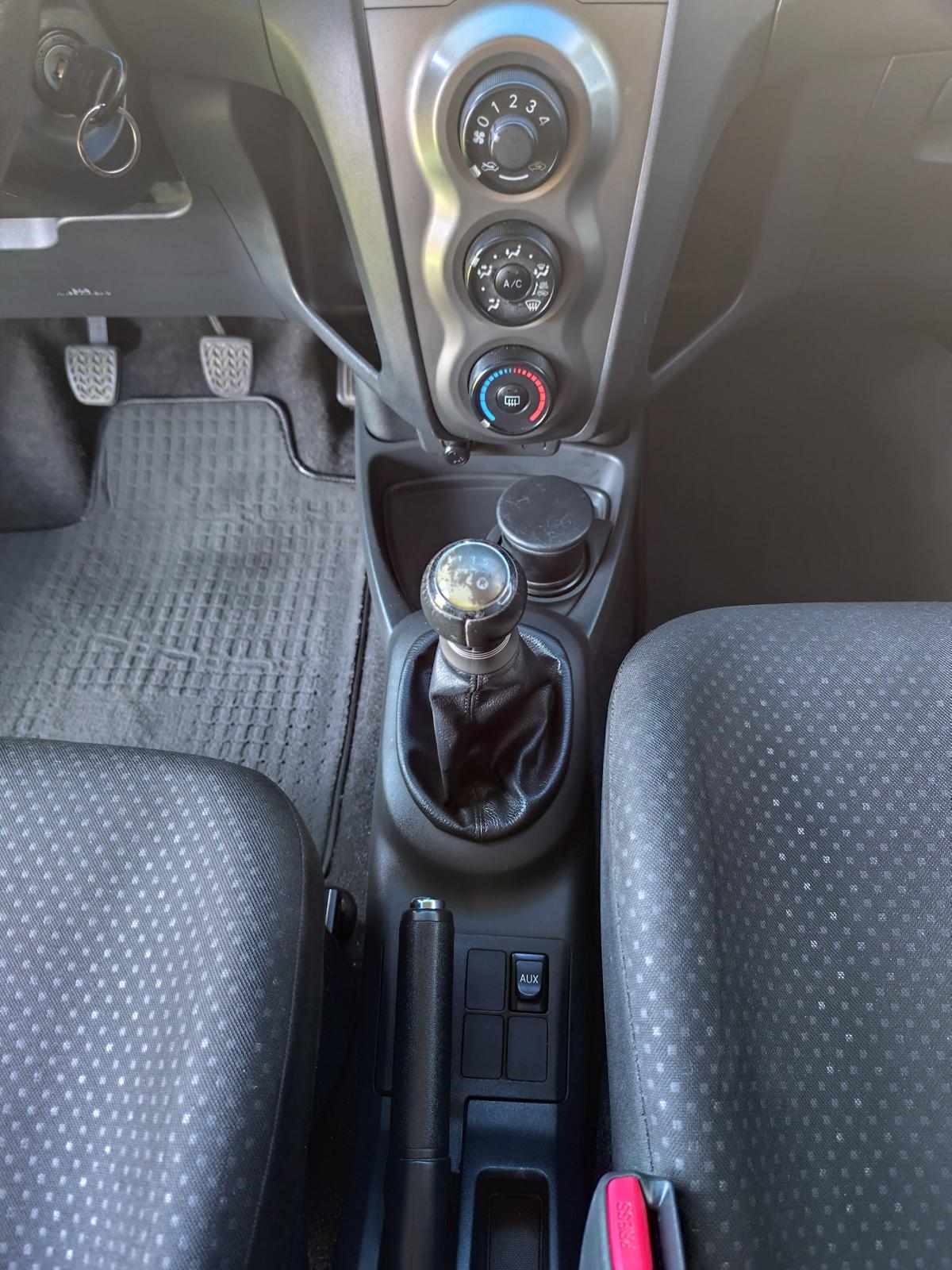 toyota-yaris-1-0-vvt-i-2011-gasolina-998cc