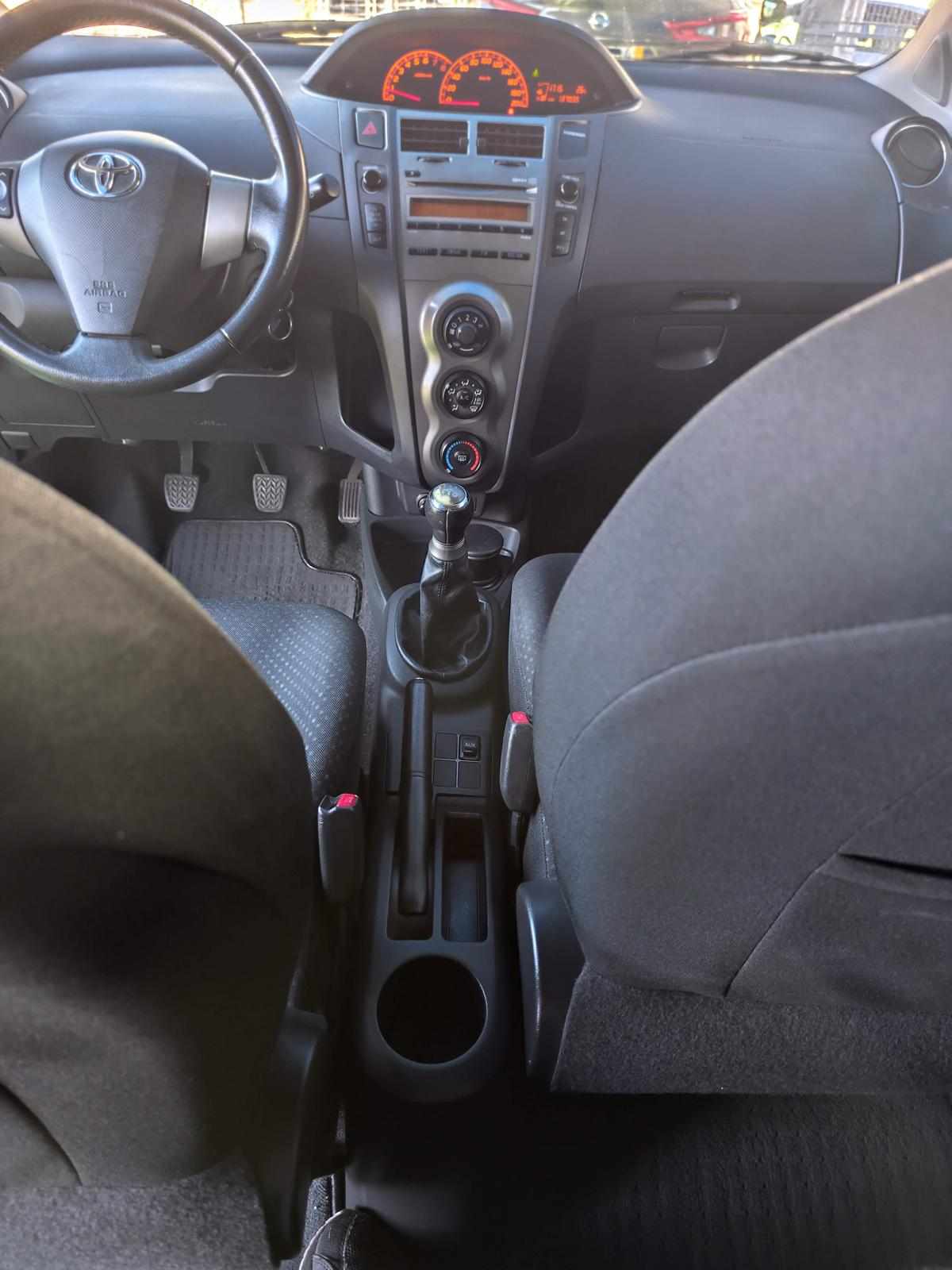 toyota-yaris-1-0-vvt-i-2011-gasolina-998cc