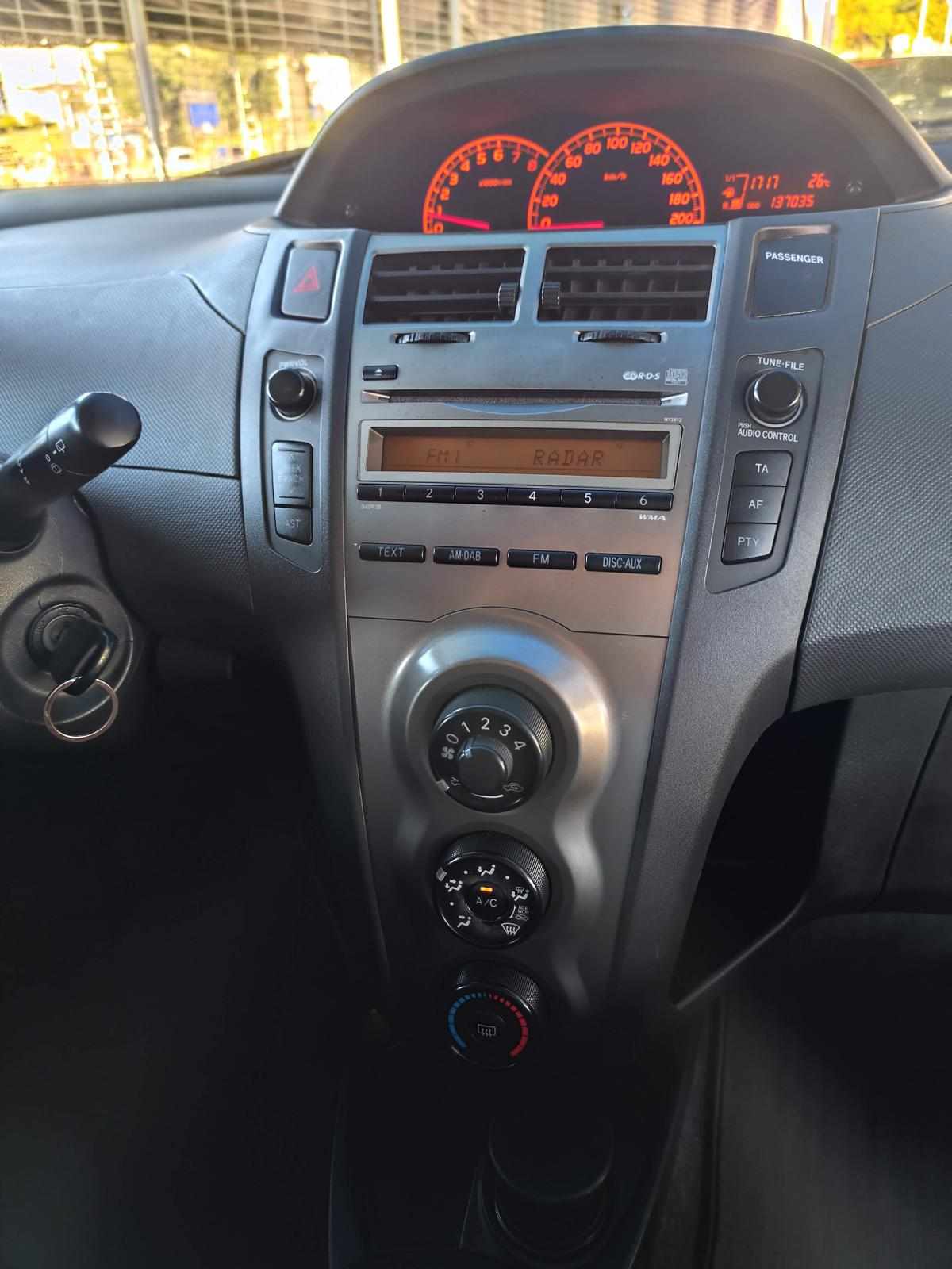toyota-yaris-1-0-vvt-i-2011-gasolina-998cc