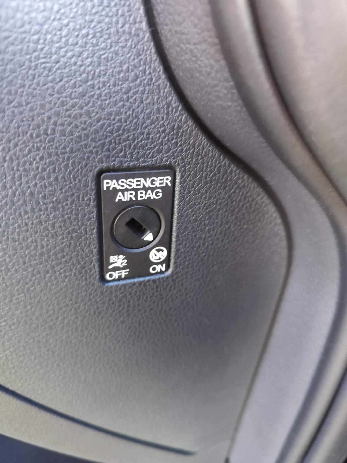 volkswagen-golf-1-6-tdi-bluemotion-2019-diesel-1598cc