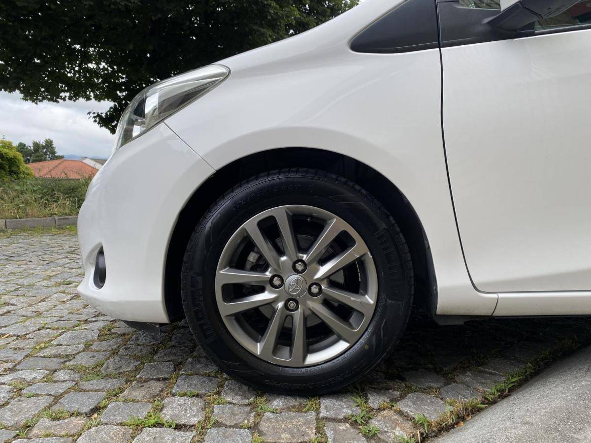 toyota-yaris-2014-gasolina-998cc