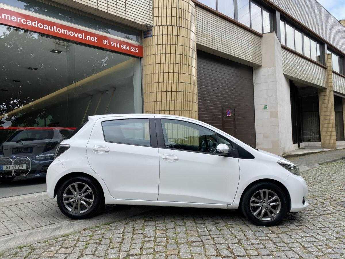 toyota-yaris-2014-gasolina-998cc
