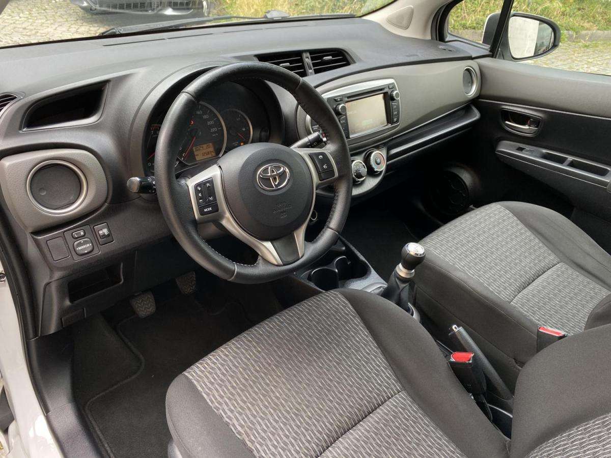toyota-yaris-2014-gasolina-998cc