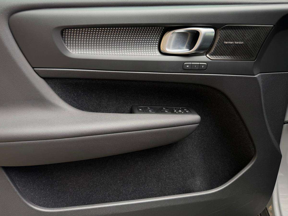 volvo-xc40-2020-hibrido-a-gasolina-1477cc