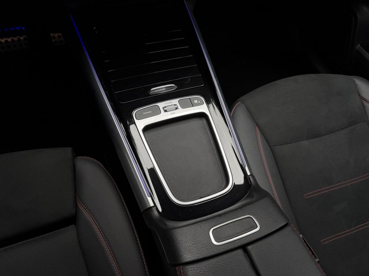 mercedes-benz-gla-2024-gasolina-1332cc