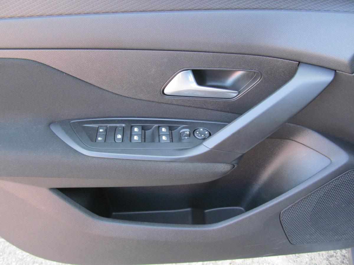 peugeot-308-1-2-puretech-2022-gasolina-1199cc