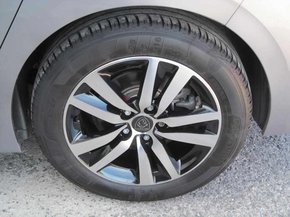 peugeot-308-1-2-puretech-2022-gasolina-1199cc