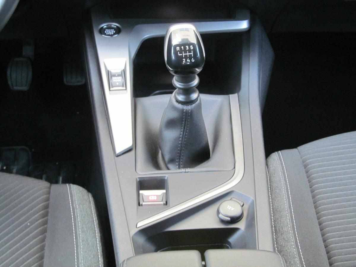 peugeot-308-1-2-puretech-2022-gasolina-1199cc