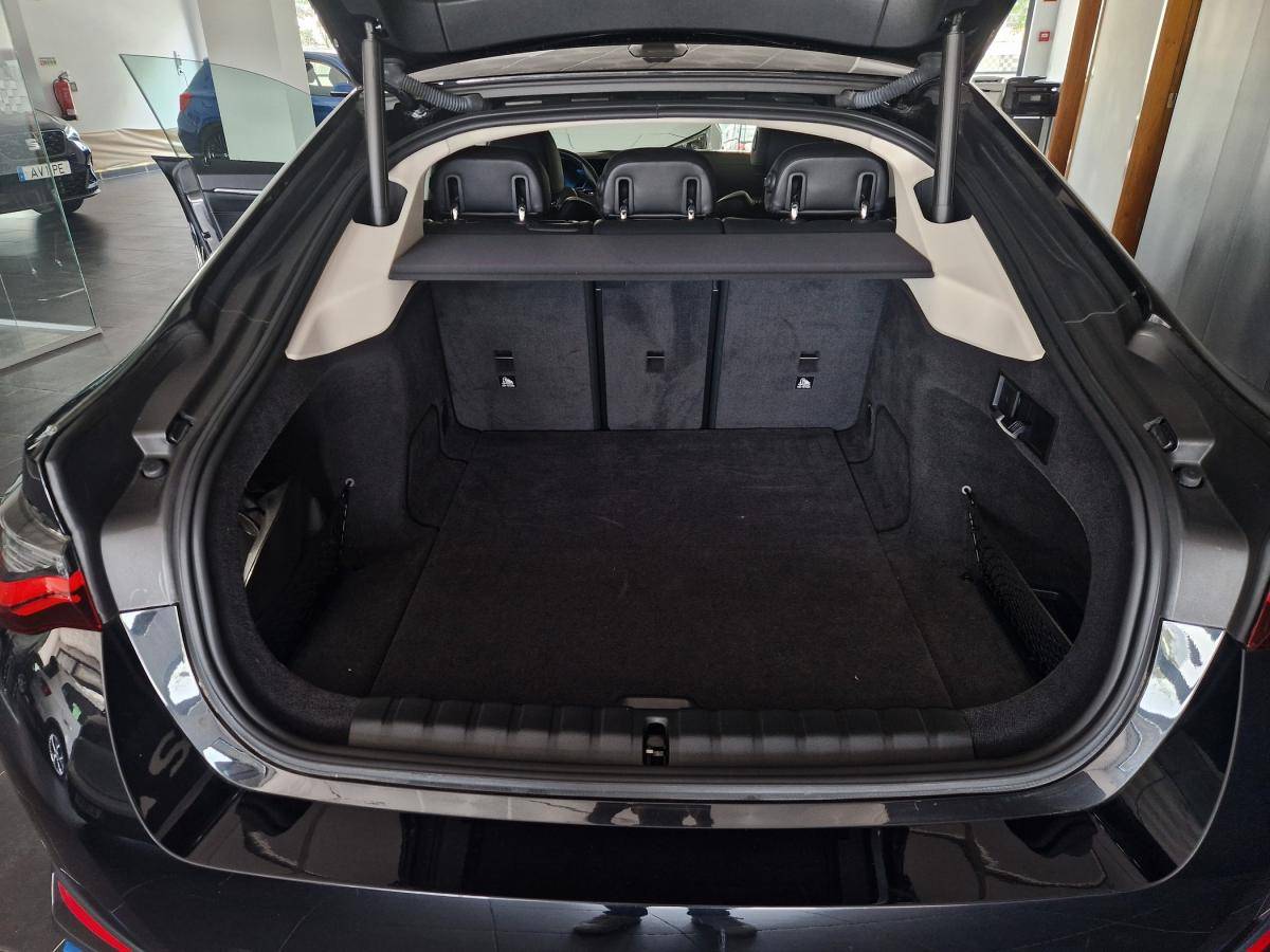 bmw-i4-2024-eletrico-500cc
