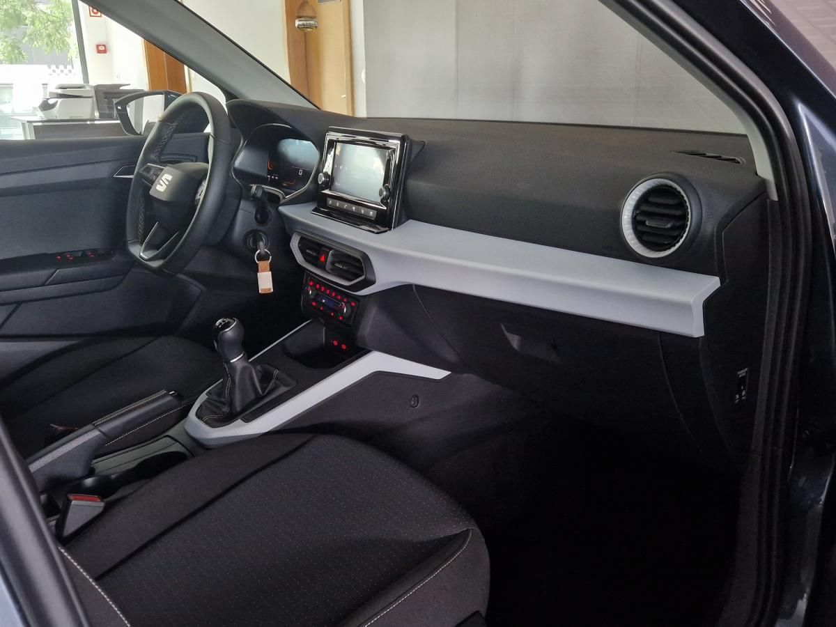 seat-arona-2023-gasolina-999cc