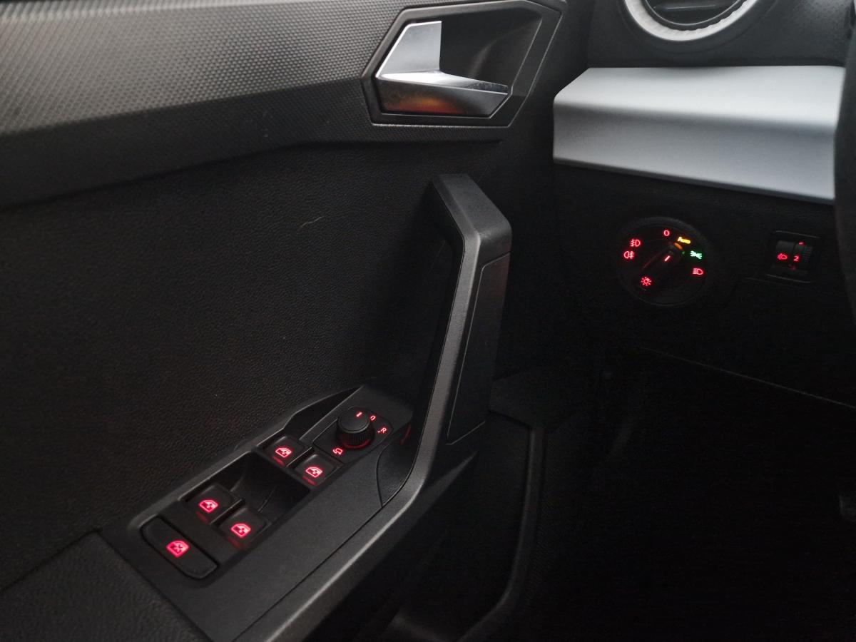 seat-arona-2023-gasolina-999cc
