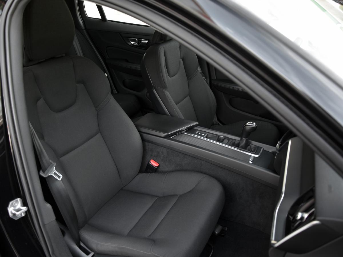 volvo-v60-2019-diesel-1969cc