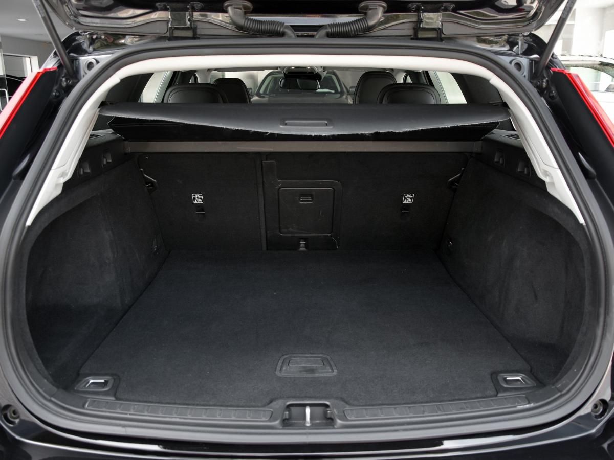 volvo-v60-2019-diesel-1969cc