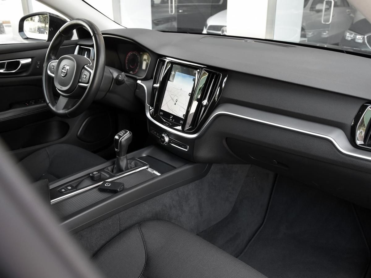 volvo-v60-2019-diesel-1969cc