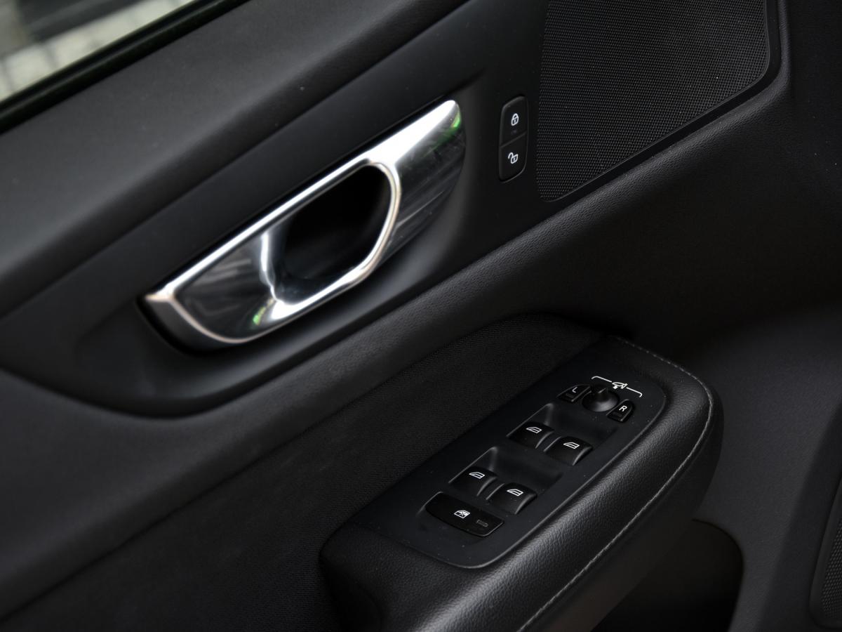 volvo-v60-2019-diesel-1969cc