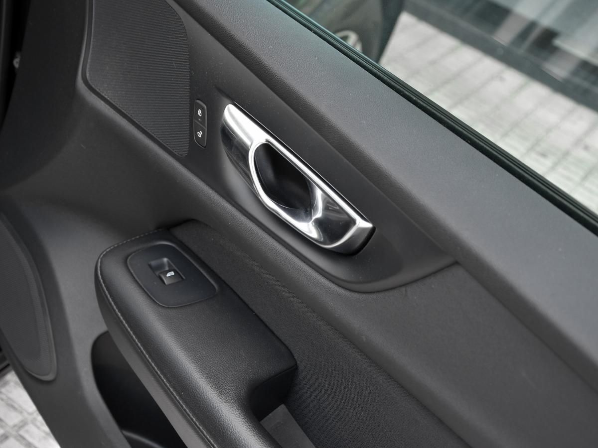 volvo-v60-2019-diesel-1969cc