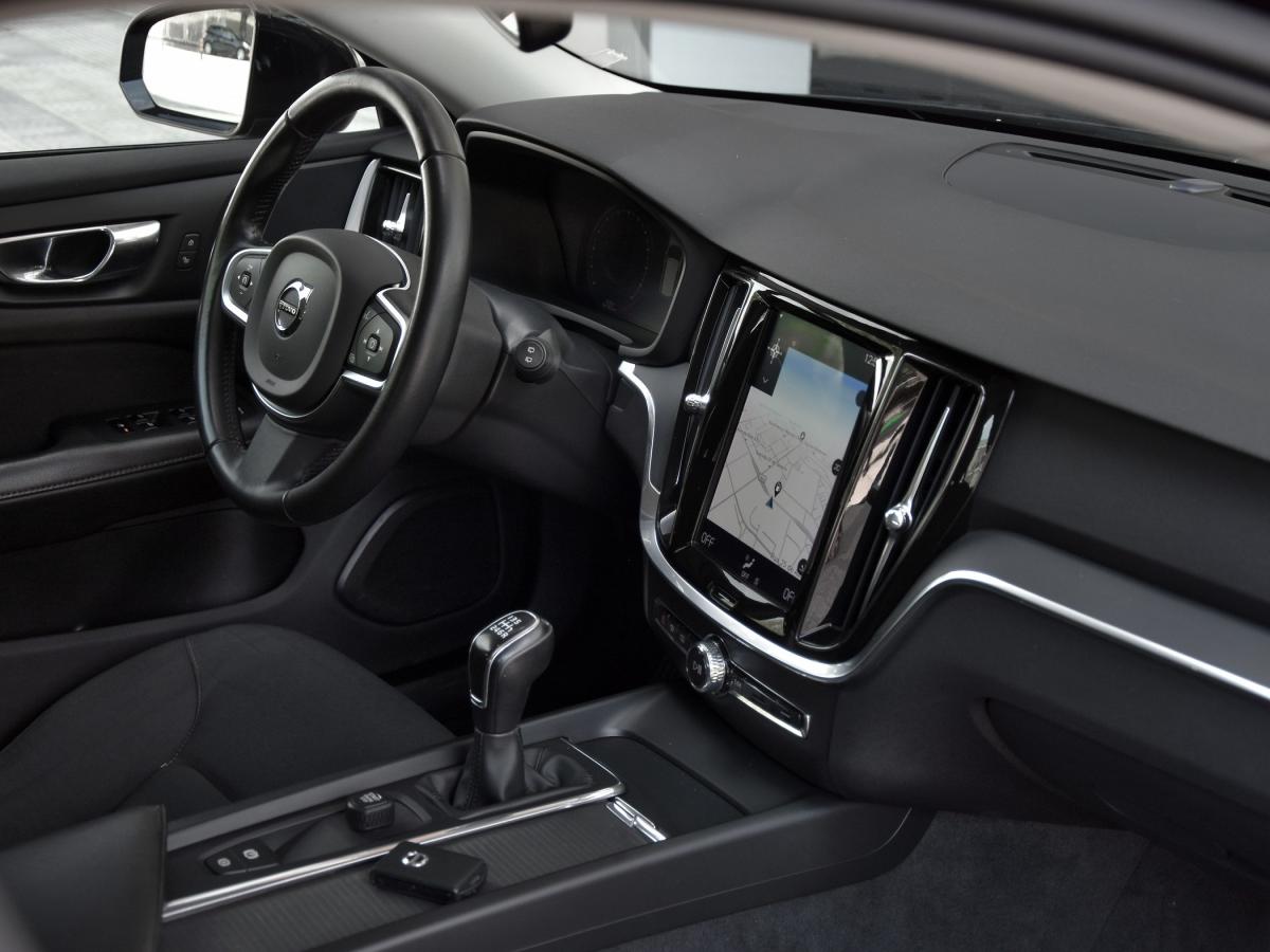 volvo-v60-2019-diesel-1969cc