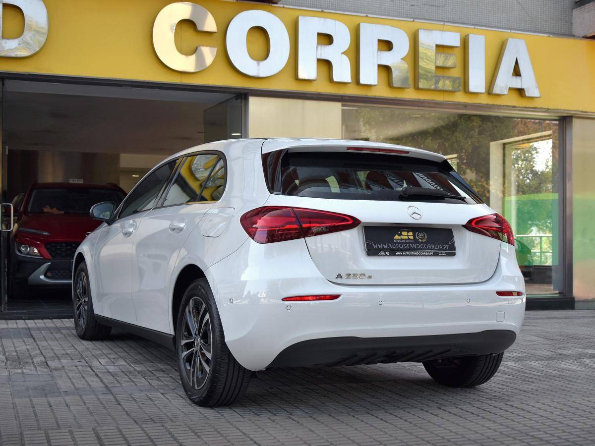 mercedes-benz-classe-a-2024-hibrido-a-gasolina-1332cc