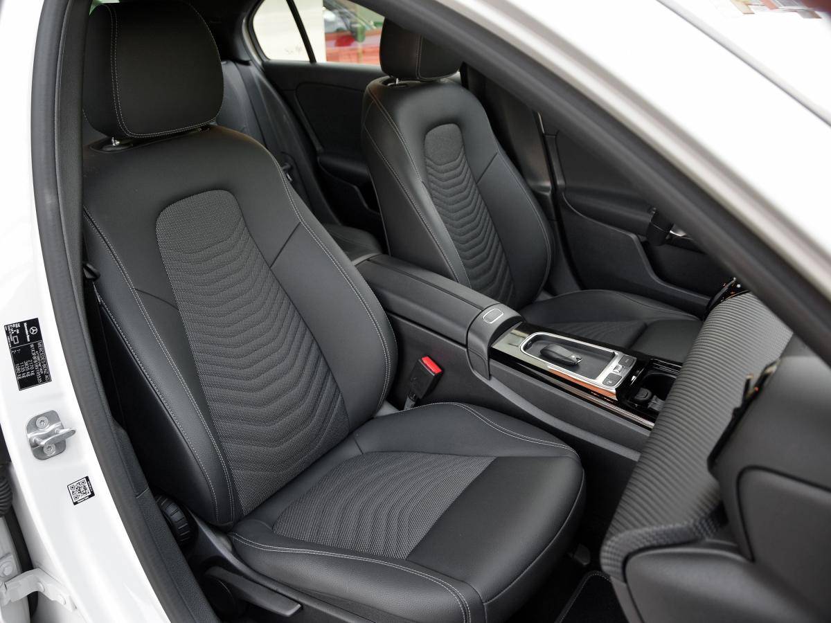 mercedes-benz-classe-a-2024-hibrido-a-gasolina-1332cc