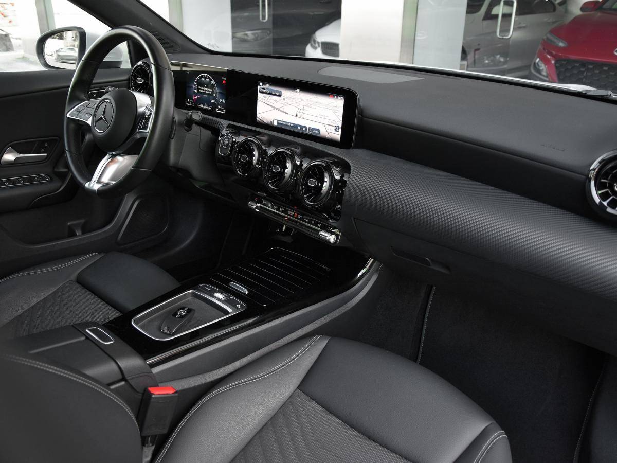 mercedes-benz-classe-a-2024-hibrido-a-gasolina-1332cc