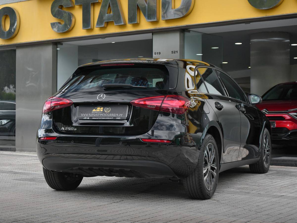 mercedes-benz-classe-a-2024-hibrido-a-gasolina-1332cc