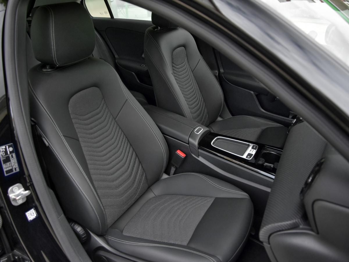 mercedes-benz-classe-a-2024-hibrido-a-gasolina-1332cc