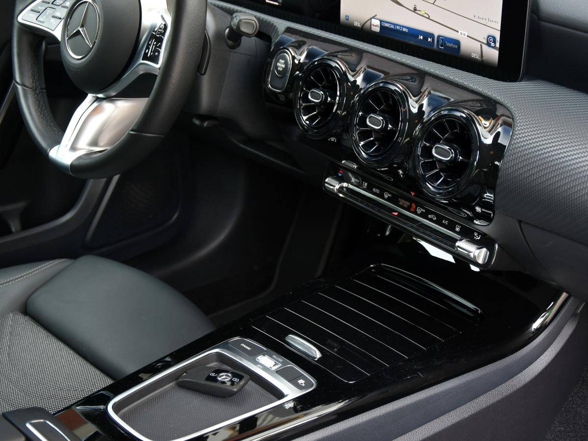 mercedes-benz-classe-a-2024-hibrido-a-gasolina-1332cc