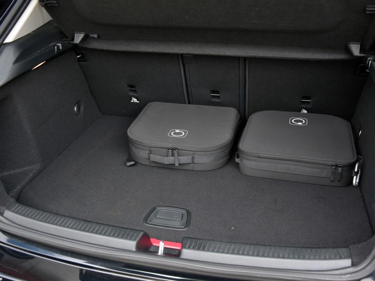 mercedes-benz-classe-a-2024-hibrido-a-gasolina-1332cc