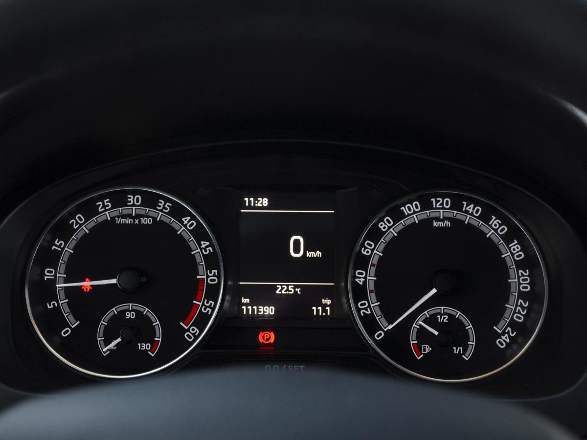 skoda-rapid-spaceback-2018-diesel-1422cc