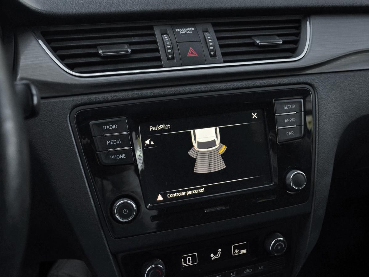skoda-rapid-spaceback-2018-diesel-1422cc