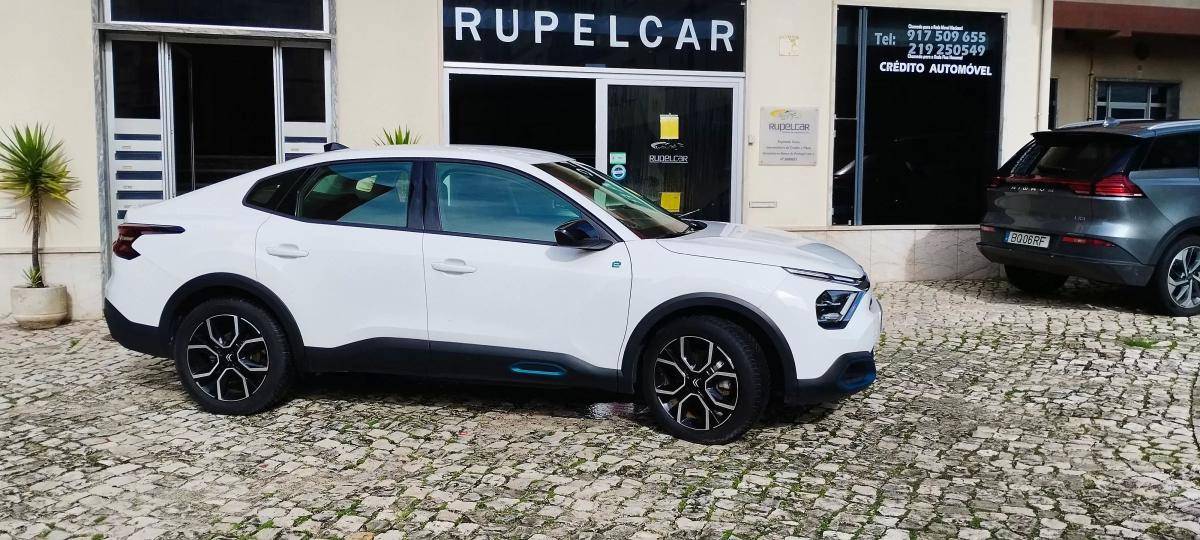 citroen-c4-2023-eletrico-200cc