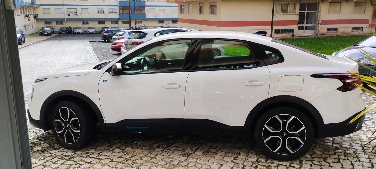 citroen-c4-2023-eletrico-200cc