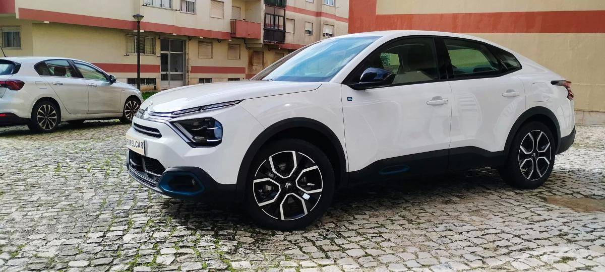 citroen-c4-2023-eletrico-200cc