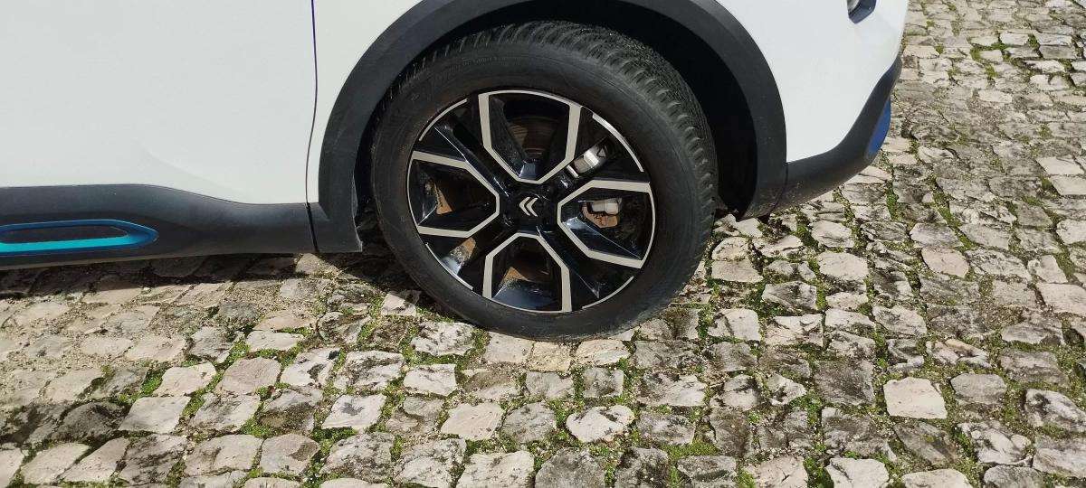 citroen-c4-2023-eletrico-200cc