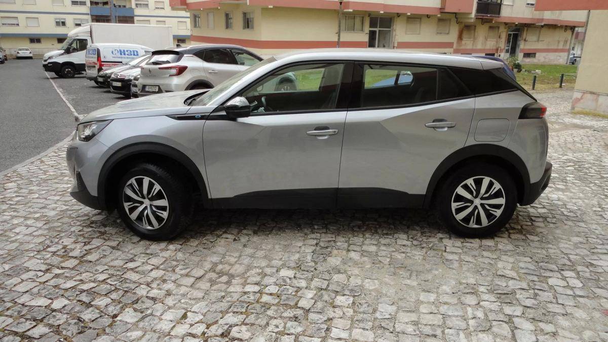 peugeot-e-2008-2023-eletrico-200cc