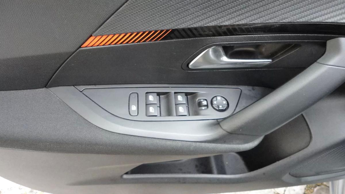 peugeot-e-2008-2023-eletrico-200cc