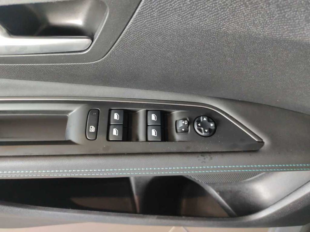 peugeot-3008-2021-hibrido-a-gasolina-1598cc
