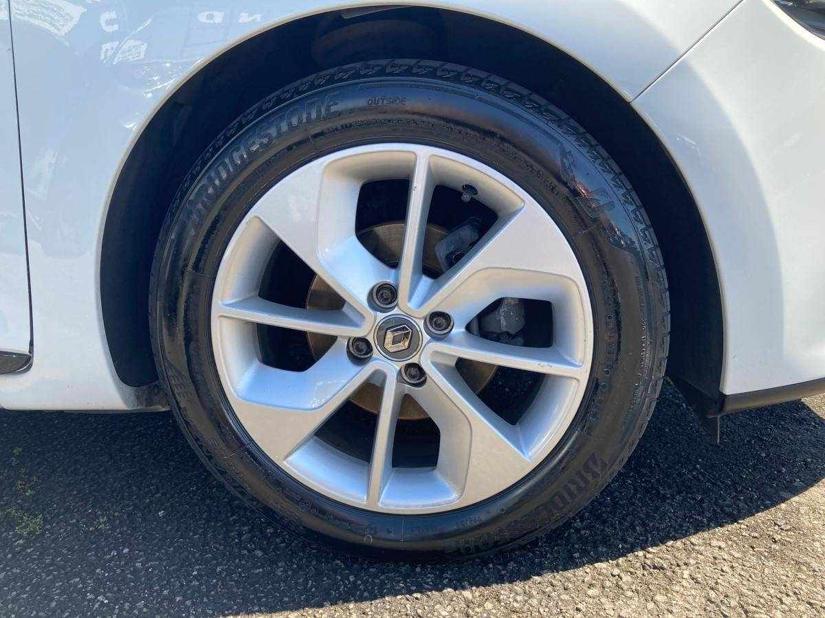 renault-clio-sport-tourer-2018-diesel-1461cc
