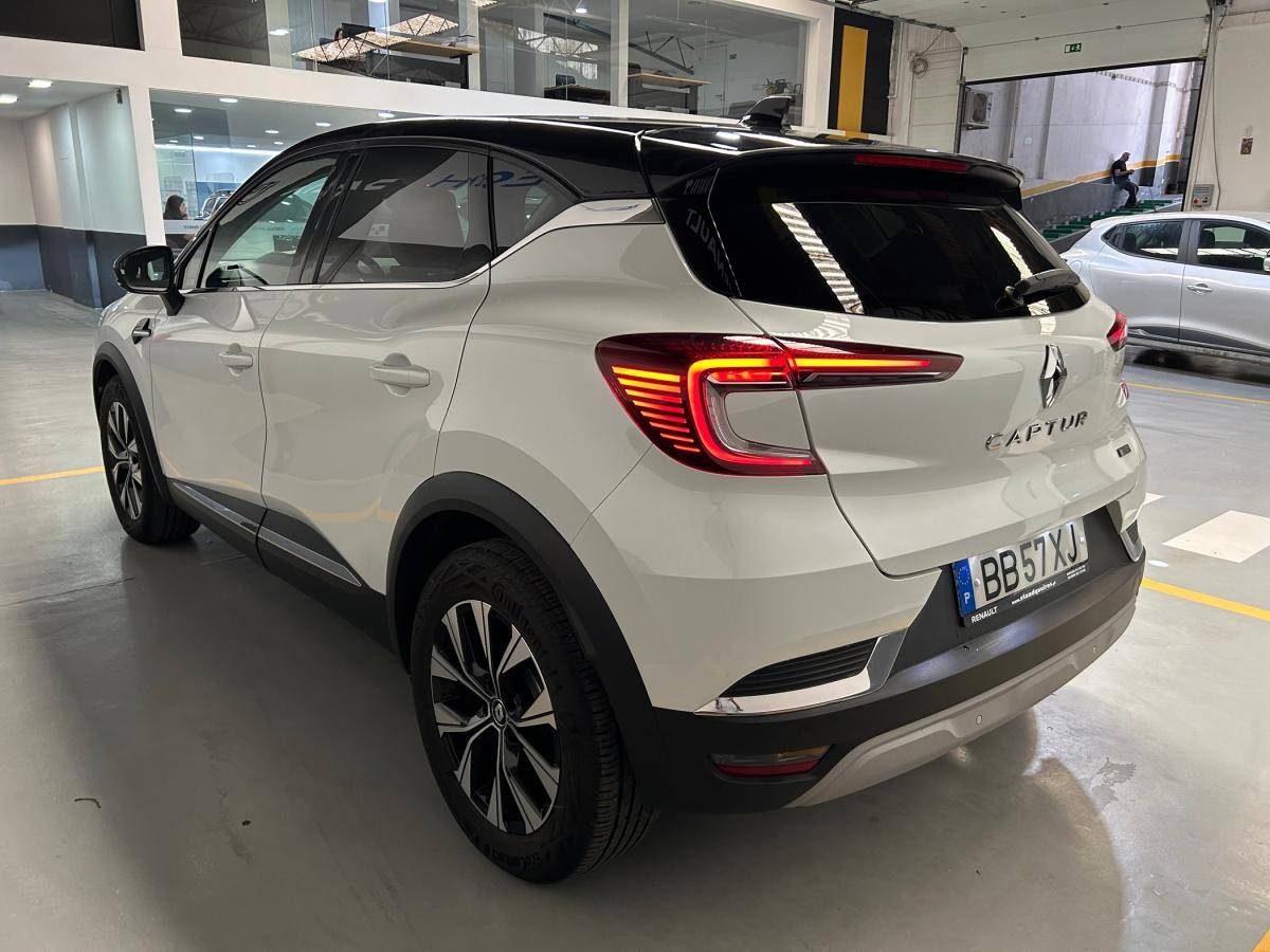 renault-captur-2023-hibrido-a-gasolina-1598cc
