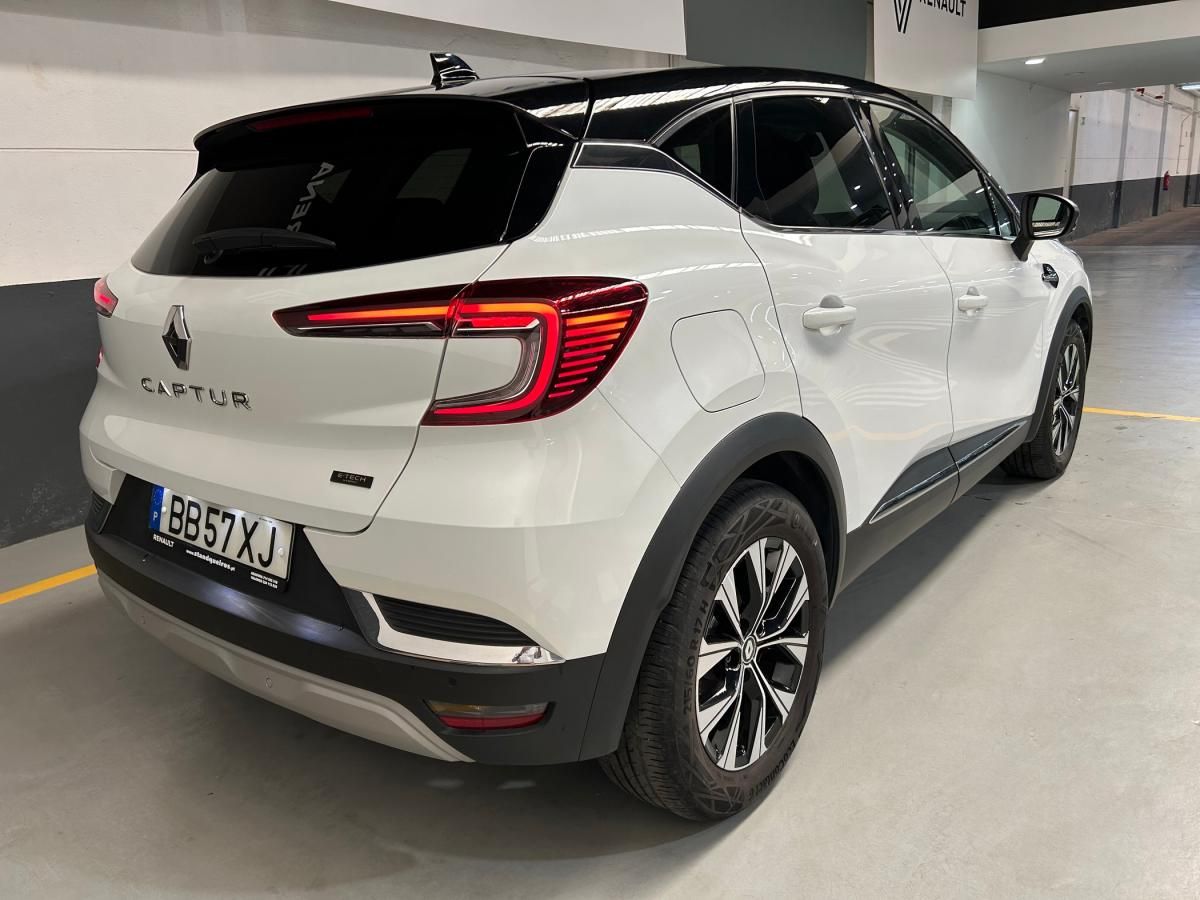 renault-captur-2023-hibrido-a-gasolina-1598cc