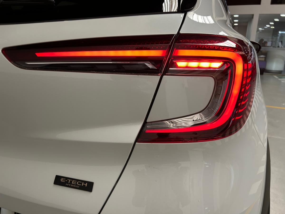 renault-captur-2023-hibrido-a-gasolina-1598cc