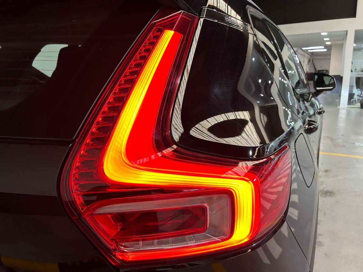 volvo-xc40-2021-hibrido-a-gasolina-1477cc