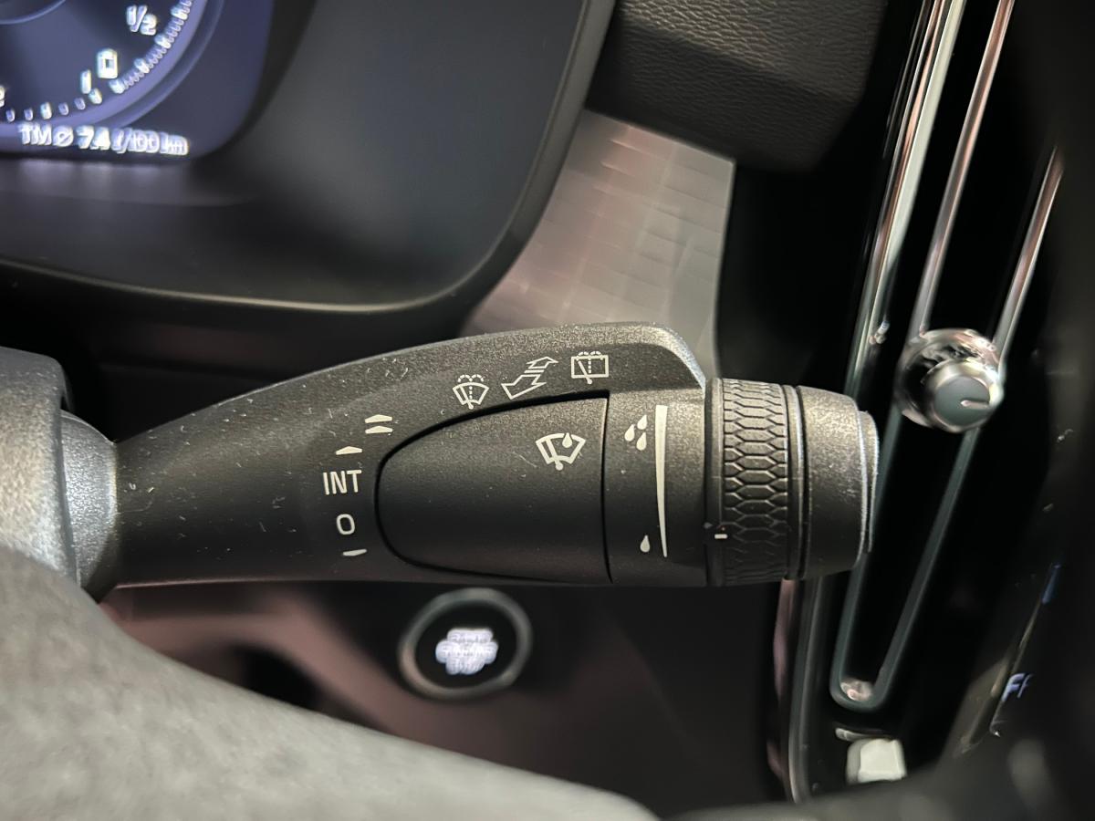 volvo-xc40-2021-hibrido-a-gasolina-1477cc