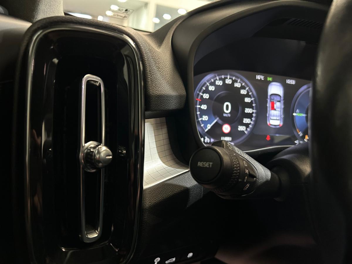 volvo-xc40-2021-hibrido-a-gasolina-1477cc