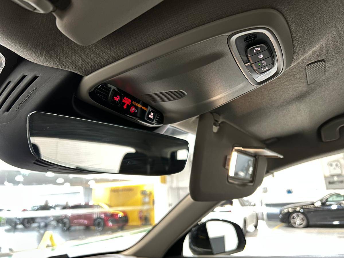 volvo-xc40-2021-hibrido-a-gasolina-1477cc