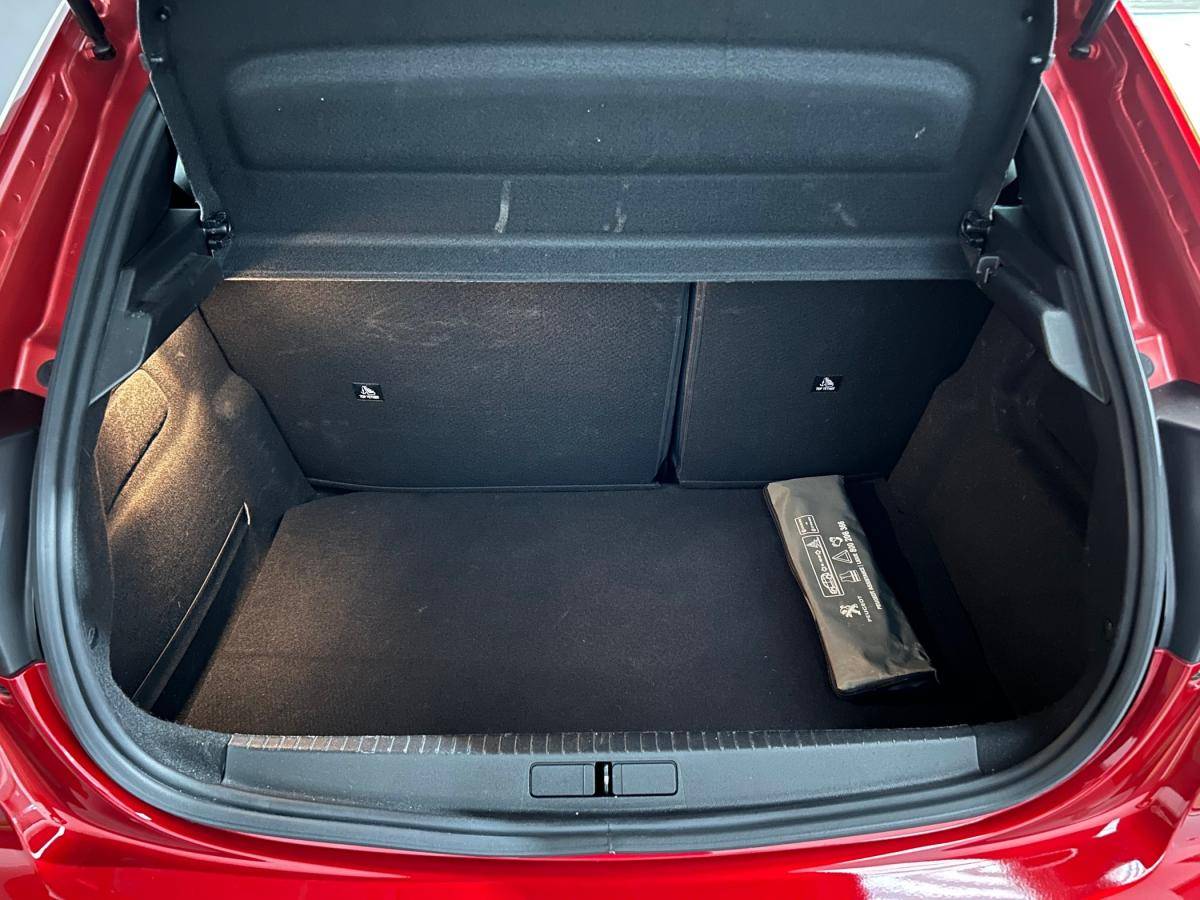 peugeot-208-2023-gasolina-1199cc