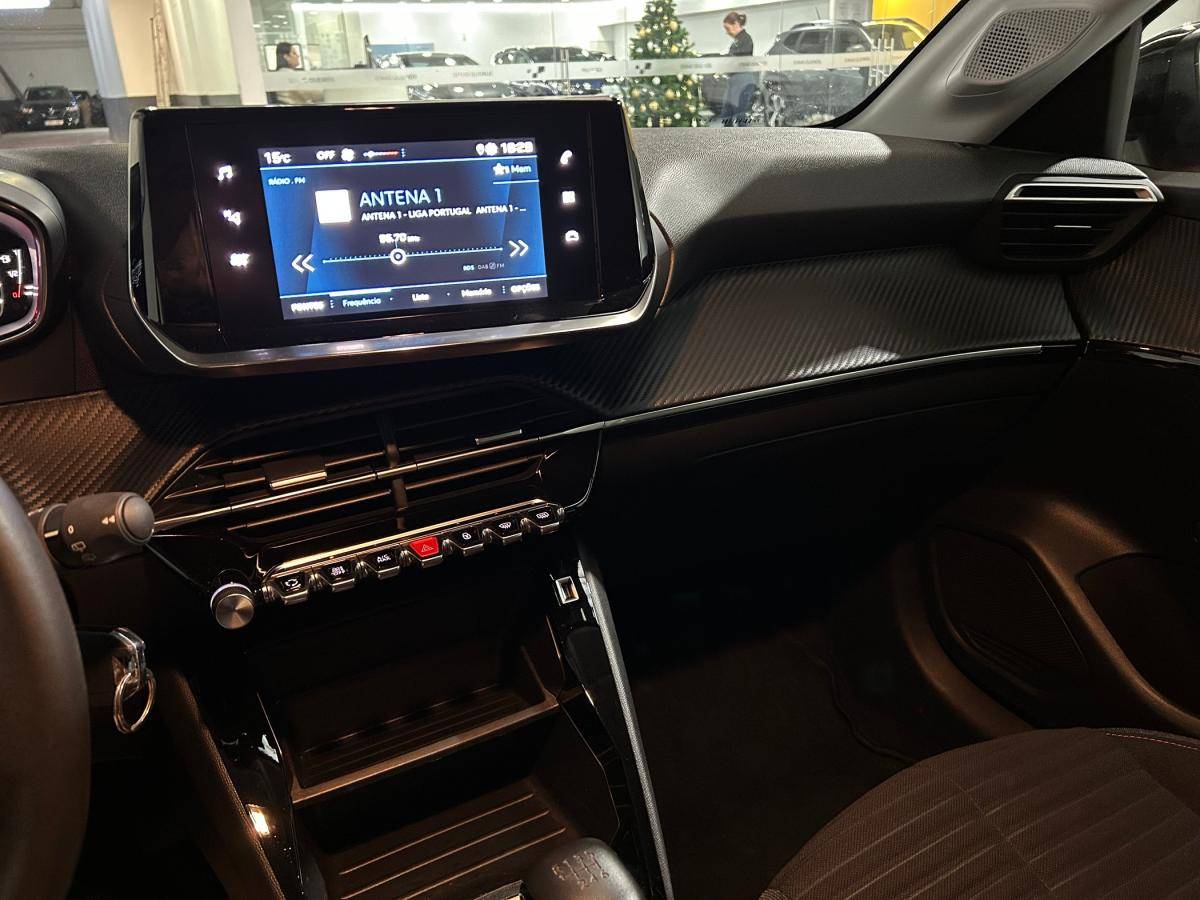peugeot-208-2023-gasolina-1199cc