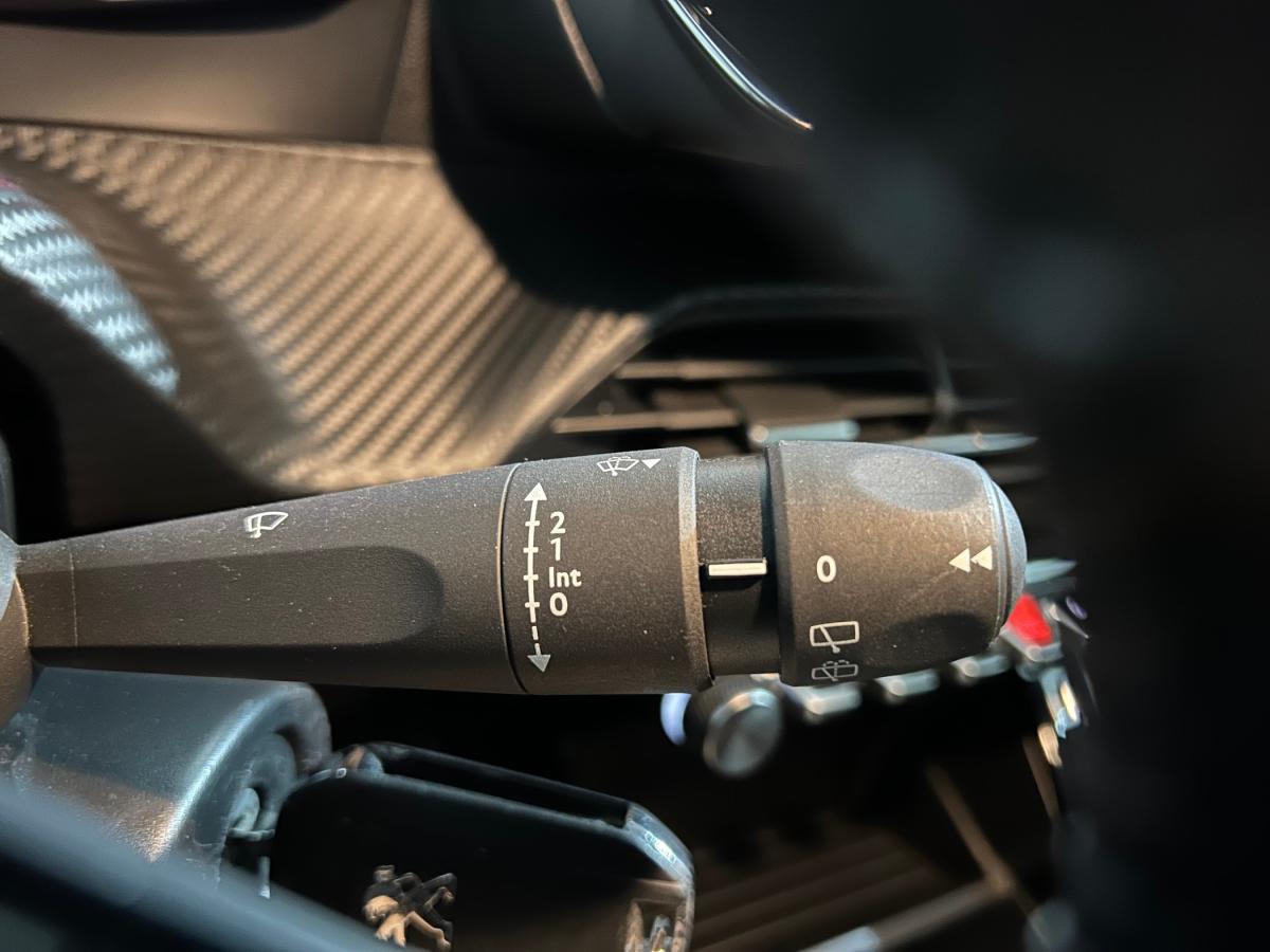 peugeot-208-2023-gasolina-1199cc