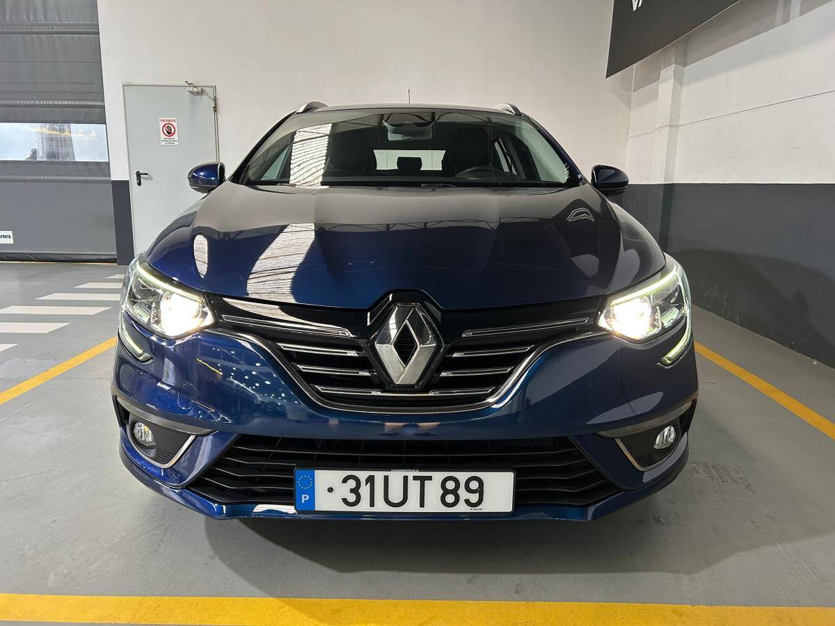 renault-megane-sport-tourer-2018-diesel-1461cc
