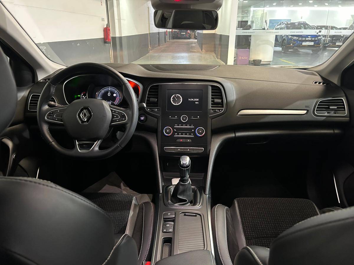 renault-megane-sport-tourer-2018-diesel-1461cc